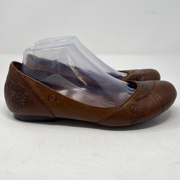 BORN Leather Floral Embossed Slip On Flats Round Toe Ballet Flats Soft Brown 8.5 - Picture 6 of 11